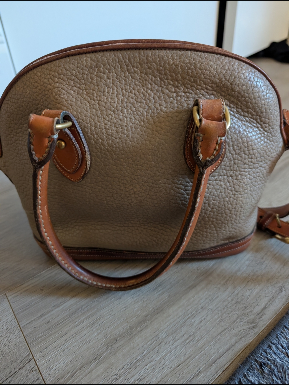✨ Vintage Dooney & Bourke Taupe and Brown Pebble Leather Dome Satchel - Picture 16 of 16